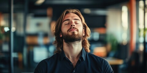 Obraz premium Mindful professional in corporate setting, deep in thought.