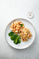 Fried rice with chicken and spinach