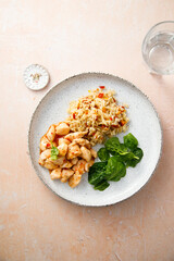 Fried rice with chicken and spinach