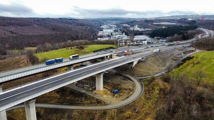 Obraz premium Talbrücke Rinsdorf an der A45 im Bau (Sauerlandlinie)