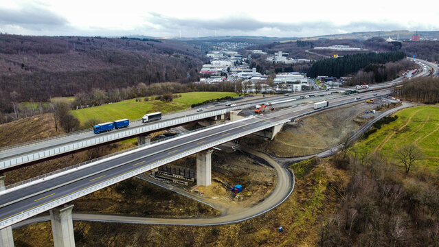 Talbr&uuml;cke Rinsdorf an der A45 im Bau (Sauerlandlinie)