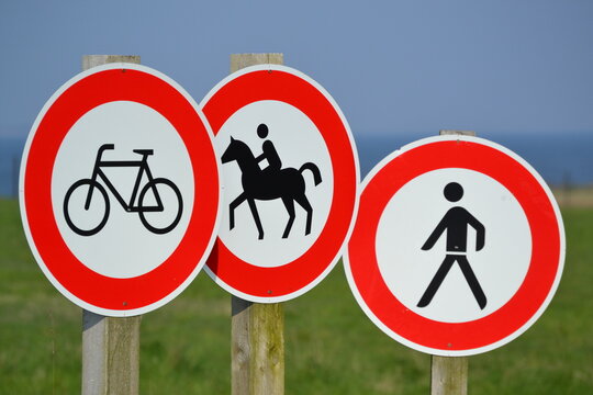 Schilderwald an der Nordsee