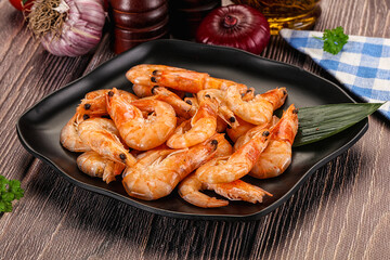 Steamed red prawn with spices