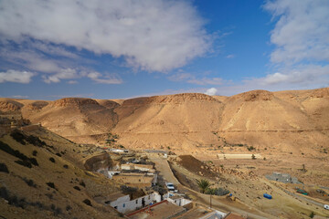 Ksar Chenini,governatorato di Tataouine, Tunisia, resti del tipico villaggio fortificato Berbero...