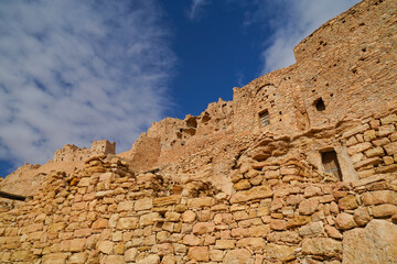 Ksar Chenini,governatorato di Tataouine, Tunisia, resti del tipico villaggio fortificato Berbero composto da granai e abitazioni costruiti all'interno di un muro di cinta difensivo.Tatoaine, Tunisia