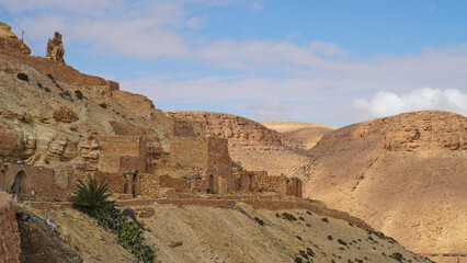 Ksar Chenini,governatorato di Tataouine, Tunisia, resti del tipico villaggio fortificato Berbero...