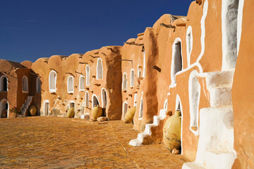 Ksar Ouled Debbab,governatorato di Tataouine, Tunisia, resti del tipico villaggio fortificato...