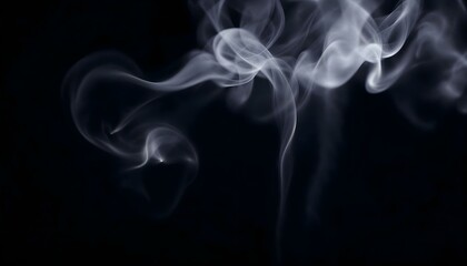 Humo blanco sobre un fondo oscuro