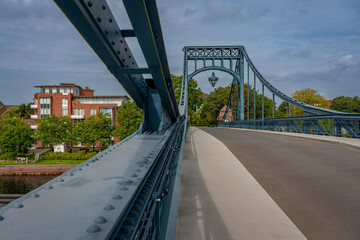 Übergang über die Kaiser-Wilhelm-Brücke in Wilhelmshaven