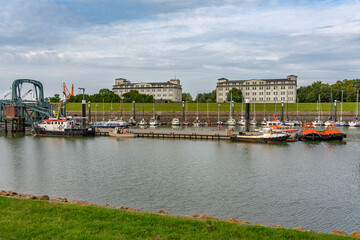 Schleuseninsel mit Deich im Wilhelmshaven