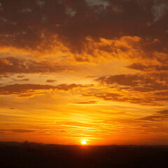 Obraz premium Golden Hour Glowing Sky