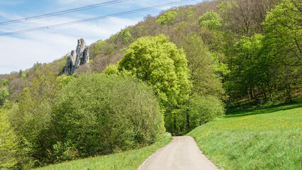 Obraz premium Radweg zum Blaustein bei Blaubeuren