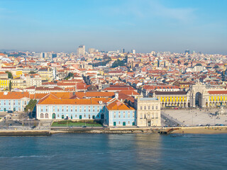 Obraz premium Aerial of historic tourism Praça do Comércio commerce square Lisbon, lisboa