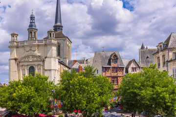 Obraz premium Saumur, France, located at the Loire river under a beautiful cloudscape during daytime.