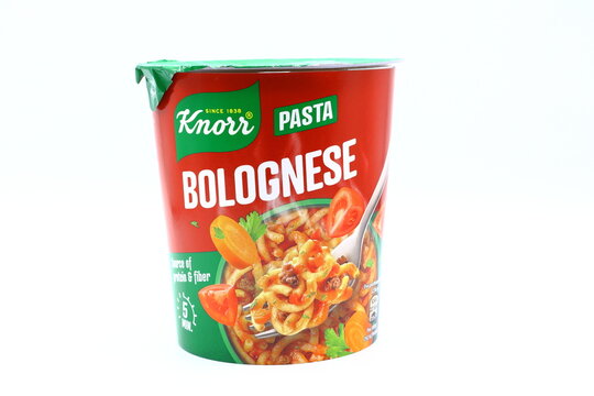Pasta bolognese. Instant food, only add water. From Knorr.