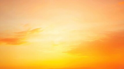 Obraz premium Warm sunset sky, clouds, golden hour, nature background