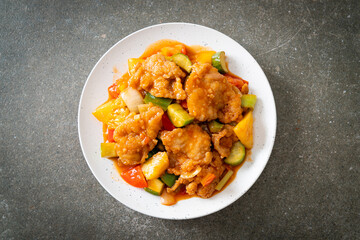 Stir fried sweet and sour sauce with pork