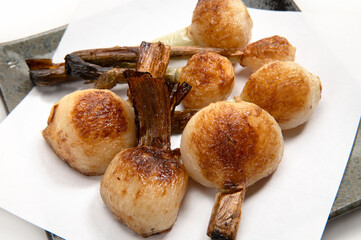 素揚げされたスプラウト野菜の発芽大蒜