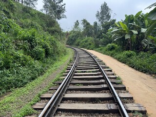Obraz premium old wooden train rail, sri lanka train rail