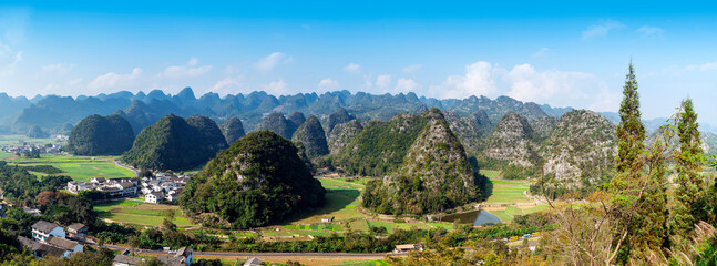 Fototapeta premium Wanfenglin (Forest of Ten Thousand Peaks), Guizhou, China