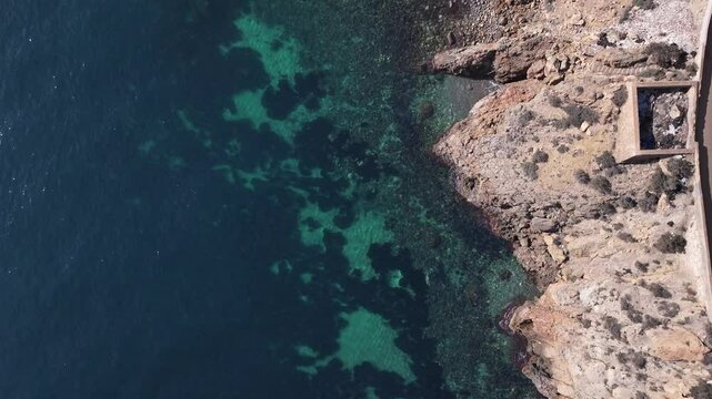 Faro maritimo de San Telmo situado en Almer&iacute;a (Andalucia, Espa&ntilde;a), sobre la costa del mar Mediterraneo