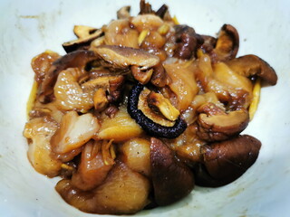roasted duck with mushrooms thaifood