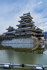 雪化粧の日本の城　長野　冬/Snow-covered Japanese castle, Nagano, winter