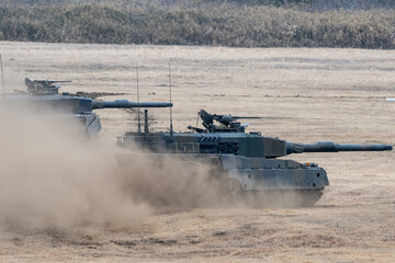 走行する戦車