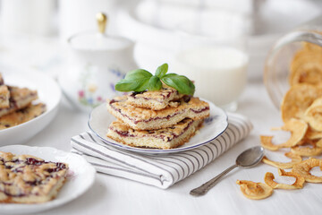 homebaked pie with jam