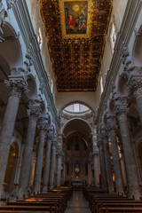 Int&eacute;rieur de la Basilica di Santa Croce, chef-d'oeuvre du barocco leccese, &agrave; Lecce, dans les Pouilles, Italie