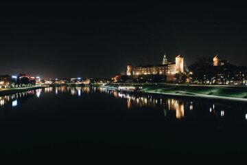 Obraz premium Krakow castle at night