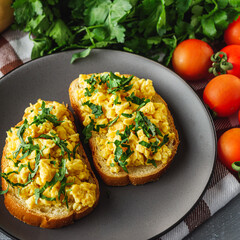 Scrambled Eggs on Toast: A Simple and Delicious Breakfast