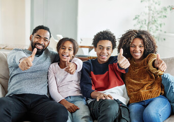 Obraz premium child family mother portrait father woman happy hand up celebration teamwork daughter son man girl black american african thumbs up love together boy