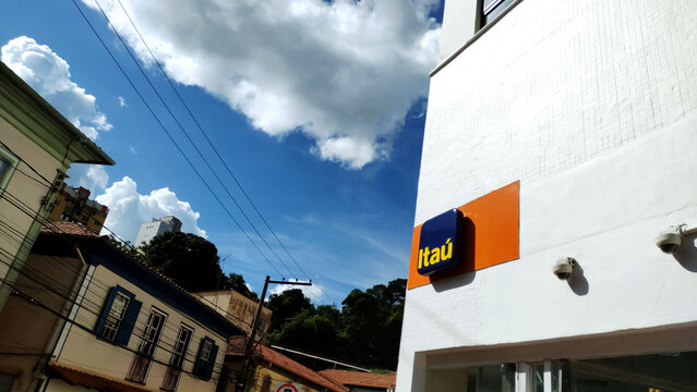 Branch of the Brazilian bank itau Unibanco in the historic center of the mining city of Itabira,
Minas Gerais, Brazil. February, 14, 2025.