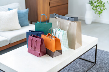 部屋に置いているショッピングバッグ