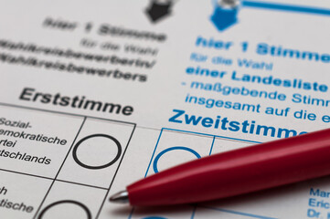 Wahlschein ankreuzen - Stimmzettel - Briefwahl