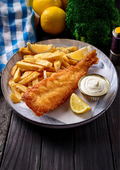 Fish and chips dans une assiette