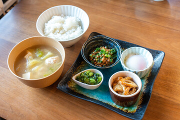 納豆と温泉卵付き和朝食セット