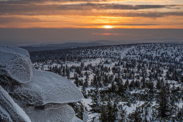 Karkonosze - Zima, zachód słońca © Adrian Jaśpiński