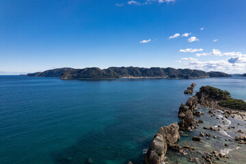 熊野の奇岩、橋杭岩（ドローンによる空撮）