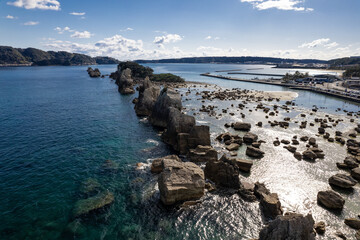熊野の奇岩、橋杭岩（ドローンによる空撮）