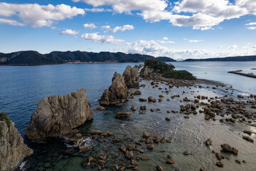 熊野の奇岩、橋杭岩（ドローンによる空撮）
