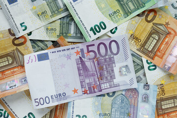 hundreds of new euros money