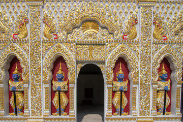 The Som Rong Pagoda in Soc Trang province houses Vietnam's biggest reclining Buddha statue.