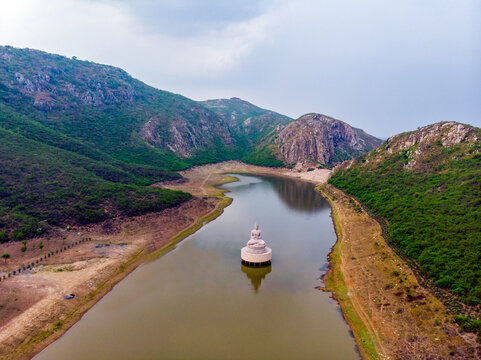 Mandar Parvat in Banka, Bihar, is a sacred hill linked to Hindu mythology and the Samudra Manthan legend. Surrounded by temples and scenic beauty, it is ideal for heritage, culture, and travel photogr