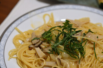 きのこのクリームパスタ