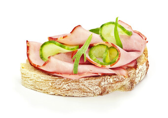 Tost z szynką, ogórkiem i roszponką © Blue Pixel