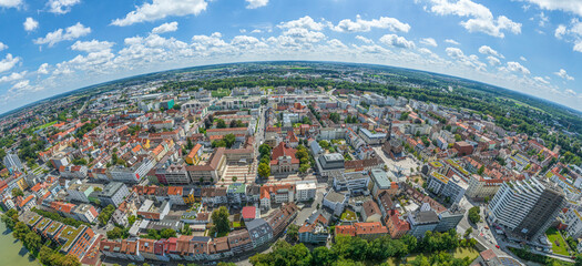 Neu-Ulm, Kreisstadt in Bayerisch-Schwaben an der Donau von oben
