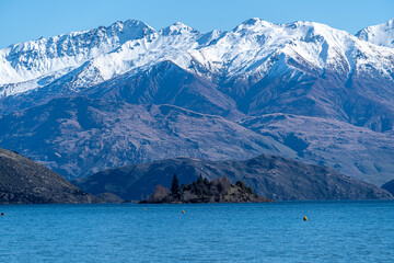 view around lake wanaka new zealand