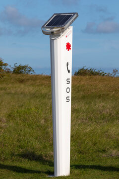 Notrufs&auml;ule mit Solar Modul der Bj&ouml;rn-Steiger-Stiftung an der Ostsee